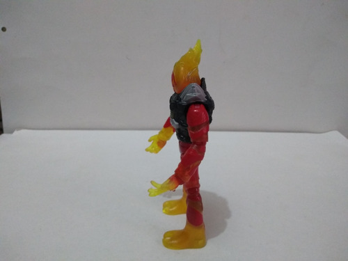 Boneco Ben 10 ( Chama) Playmates (Usado)