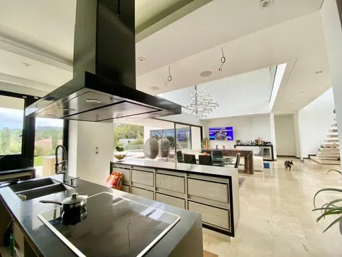 Casa En Venta En Las Palmas. Cod V11277