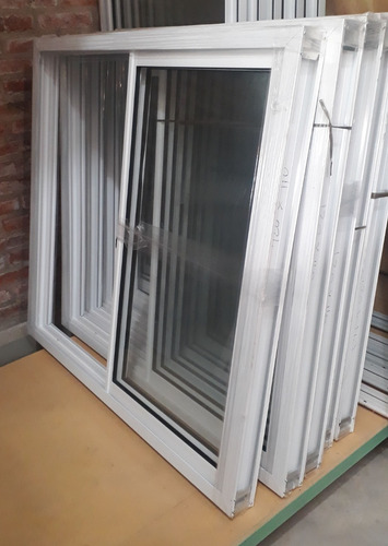 Imagen 3 de 9 de Ventana Corrediza Alum 150x150cm