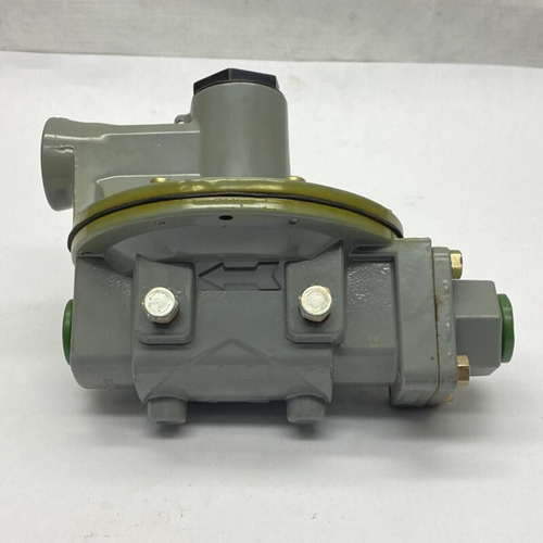 New Fisher Controls 1/8 Orf Pressure Relief Valve R52 Ccd