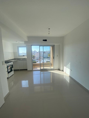 Imagen 3 de 14 de En Venta Depto 3 Amb Al Frente A Estrenar Con Balcon Y Cochera En Lanus Oeste (000)