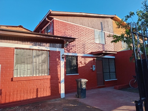 Casa Dos Pisos Con Excelente Ubicación *se Acepta Subsidio