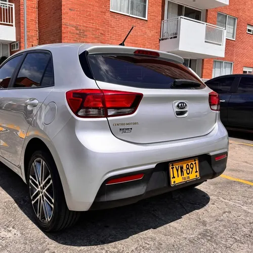 Kia Rio 1.4 Vibrant Hb At
