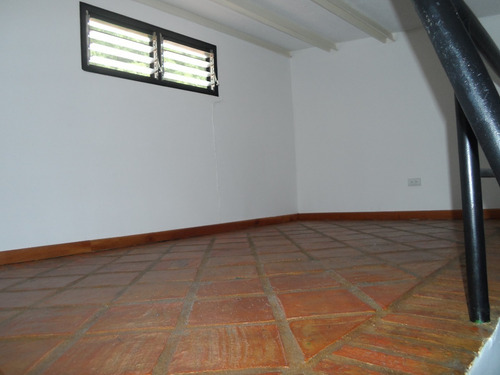 Imagen 8 de 16 de Casa Espectacular - En Venta Estilo Campestre - Jardines, Parrillera, Arboles Frutales