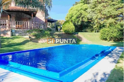 Imagen 14 de 18 de Venta De Casa De 4 Dormitorios En Barrio Super Tranquilo