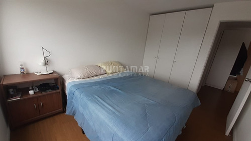 Alquiler De Apartamento De Un Dormitorio En Malvín, Piso Alto Muy Soleado- Ref: 212292