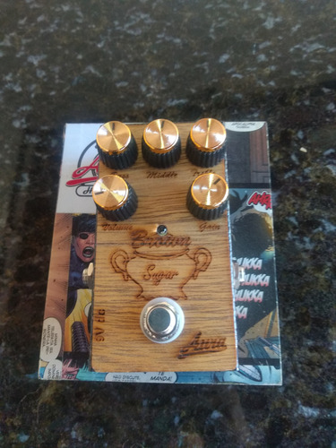 Brown Sugar Da Aura, Pedal Tipo Marshall Só Testado Na Caixa Marrom-claro (Usado)