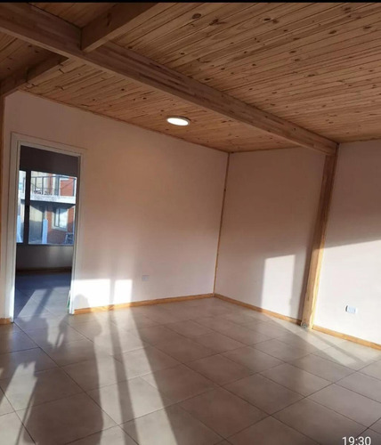 Casa En Venta - 2 Dormitorios 1 Baño - Cochera - 200mts2 - San Martín De Los Andes