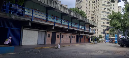 Vendo Local En Guarenas 650 M2