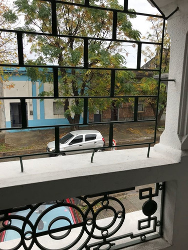 Local Comercial Vidriera A La Calle + Vivienda (tatoo,etc