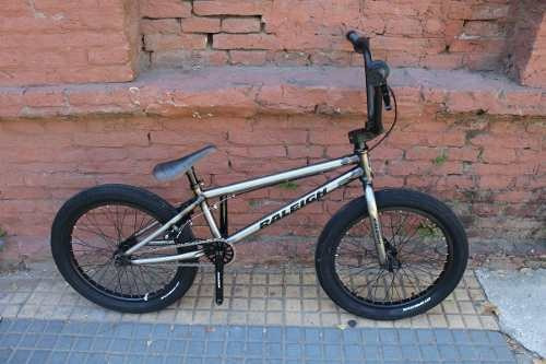 Bicicleta Raleigh Freestyle Jump X4 Bmx Cross Color Gris/Negro