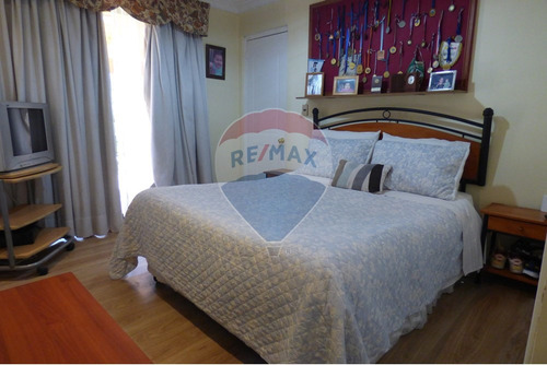 Casa 2 Pisos, Venta, 4d, 3b, 3e. Ñuñoa