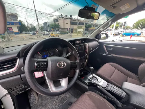 Toyota Fortuner 2.4 Turbo Diesel Motor : 2.4 Modelo : 2020