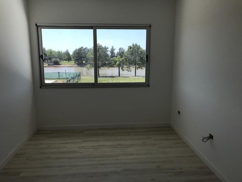 Imagen 12 de 22 de Casa De 3 Dormitorios Puerto Roldán Barrio Privado