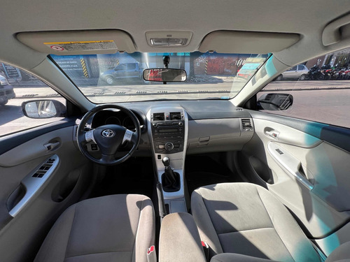 Imagen 8 de 11 de Toyota Corolla 2014 1.8 Xei Mt 136cv
