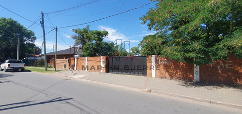 Venta Casa Con Amplio Lote En Ciudad Evita.