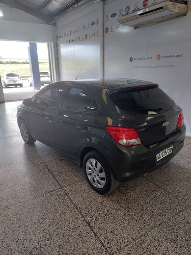 Imagen 5 de 8 de Chevrolet Onix 1.4 Lt Mt 98cv 2016 // 4630000