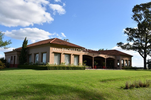 Casa En Venta En Canning San Lucas 5 Ambientes A La Laguna