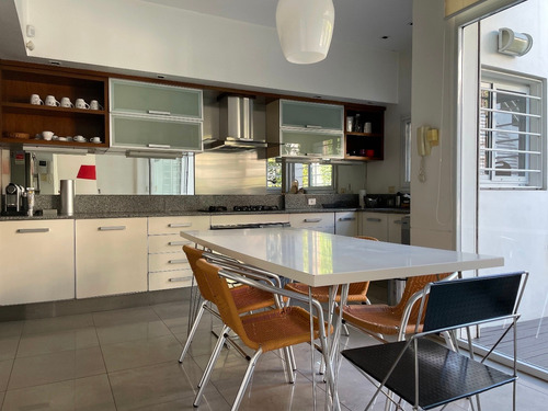 Impecable Casa De Diseño En Núñez