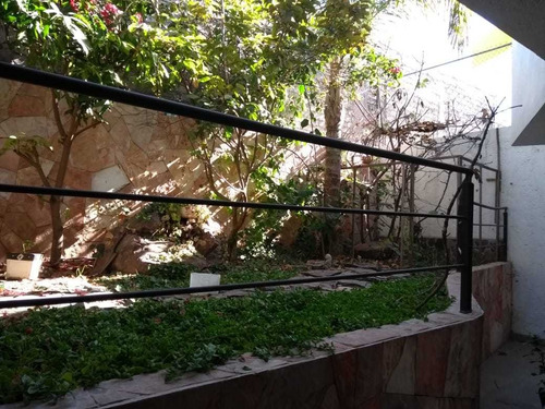Jm/ Casa Con Grandes Espacios En Tejeda