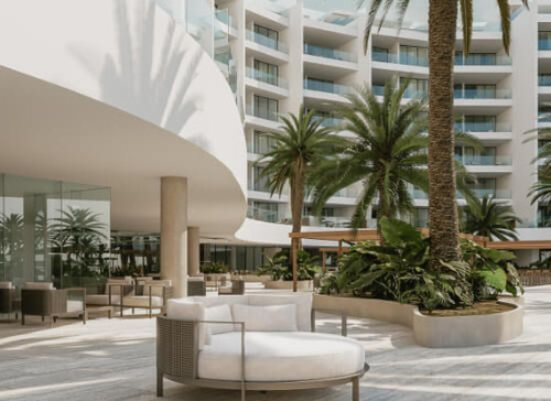 Condo Con Terraza Que Tiene Vista Al Mar, Cuatro Recamaras,