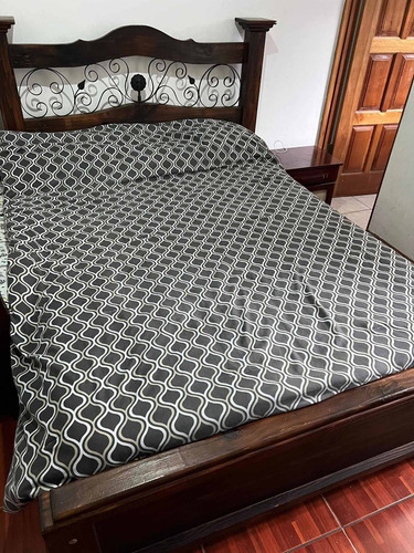 Imagen 1 de 1 de Cama Matrimonial En Pino Chileno. Regalo Colcho Ortopédico