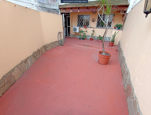 Apto Venta Primer Piso Con Patio 3 Dormitorios Gge X 2