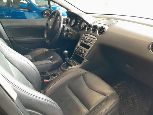 Imagen 8 de 18 de Peugeot 408 2014 1.6 Allure Hdi 115cv Rp