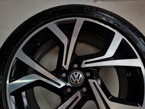 Uma Roda Polo 2023 Aro 17 Com Pneu 205 50zr17 Minerva Avulsa (Usado)