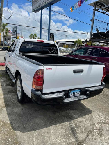 Imagen 6 de 14 de Toyota Tacoma Americana