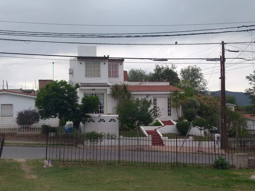 Vendo Hermosa Casa Con Dpto Barrio Fantasio