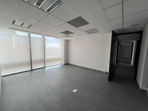 Renta De Oficina Acondicionada Y Amueblada De 633.35 M² En Polanco
