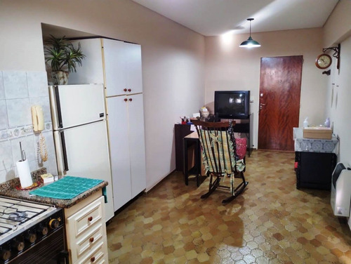 Imagen 7 de 14 de Venta - Amplio Departamento 3 Ambientes - Centro - Monte Grande