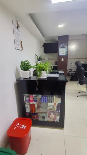 ¡oportunidad Única! Peluquería Acreditada (2 Años) + Arriendo Increíble ($600.000).