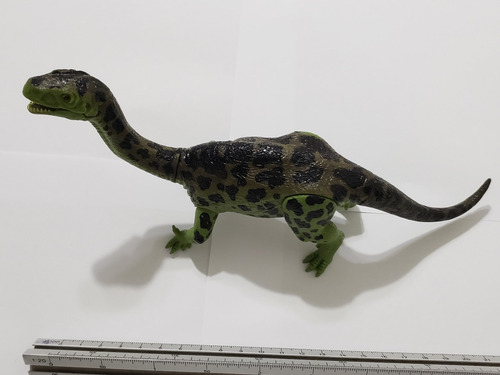 Jurassic World Figura Riojasaurus Dinosaurio Escala 1/18 (Usado)