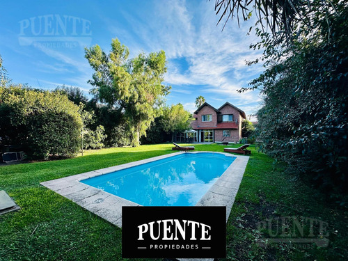 Campos De Echeverría Con Lote De 830,00 M2