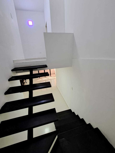 Imagen 9 de 20 de Rosaura Cortez Vende Apartamento Duplex En San Diego Res. Cumbres De San Diego Cerca De Fin De Siglo