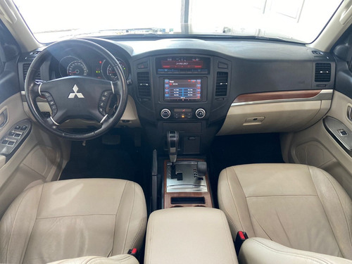 Imagem 10 de 15 de Mitsubishi Pajero Hpe Full 4x4 Top De Linha