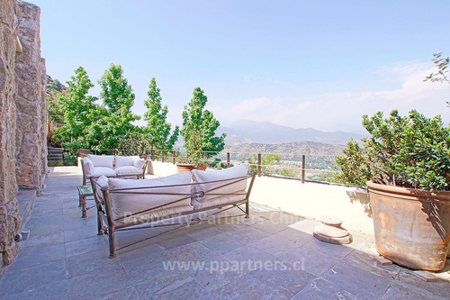 Mediterránea, Estupenda Vista, Manquehue Oriente