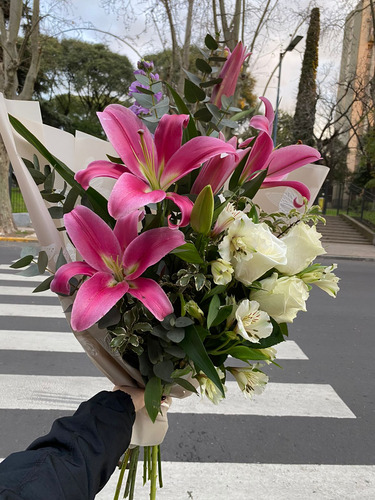 Ramo De Flores - Liliums Perfumados & Rosas