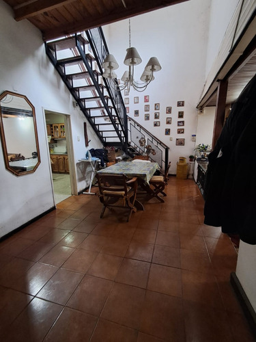 Casa 4 Amb Con Lote De 866 X 40 Excelente Oportunidad