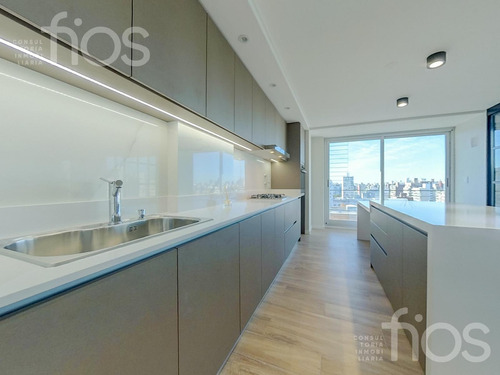 Venta Departamento De 3 Dormitorios Con Balcón A Metros Del Rio Calidad Premium