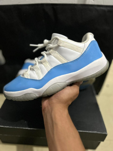 Tenis Jordan 11 Unc Low 2017 (Usado)
