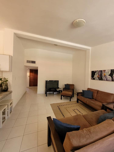 Imagen 5 de 15 de Apartamento Porlamar. Loma Dorada.