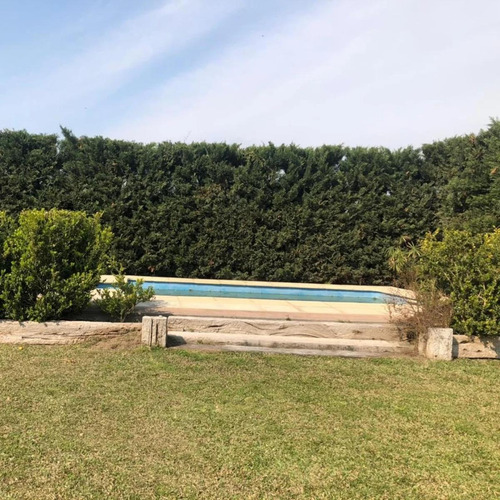 Casa En Venta - 2 Dormitorios 2 Baños - Baradero