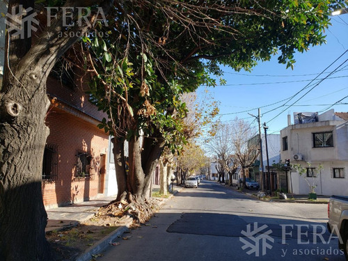 Imagen 3 de 15 de Venta De Casa De 4 Ambientes Con Quincho Con Parrilla Y Terraza En Bernal Este (27955)