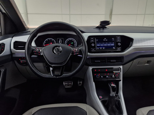 Volkswagen T-Cross 1.4 250 TSI TOTAL FLEX HIGHLINE AUTOMÁTICO