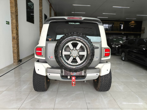 Troller T4 3.2 2p