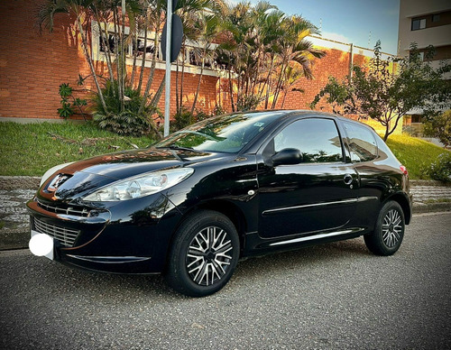 Peugeot 207 1.4 Xr Flex 3p