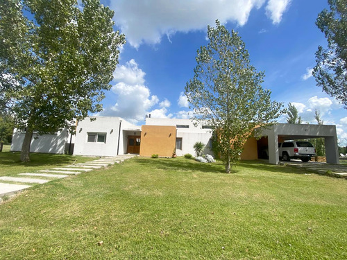 Venta Casa Minimalista En Fincas De San Vicente